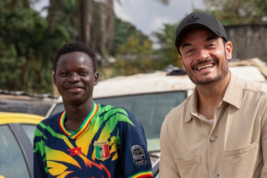 Junger Mann und Giovanni Zarrella